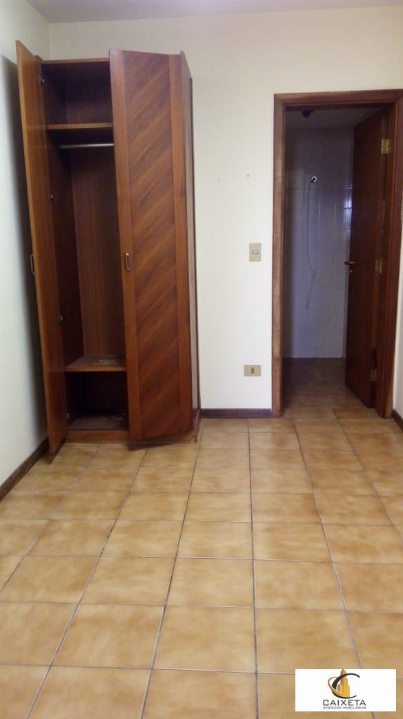 Apartamento à venda com 4 quartos, 298m² - Foto 18