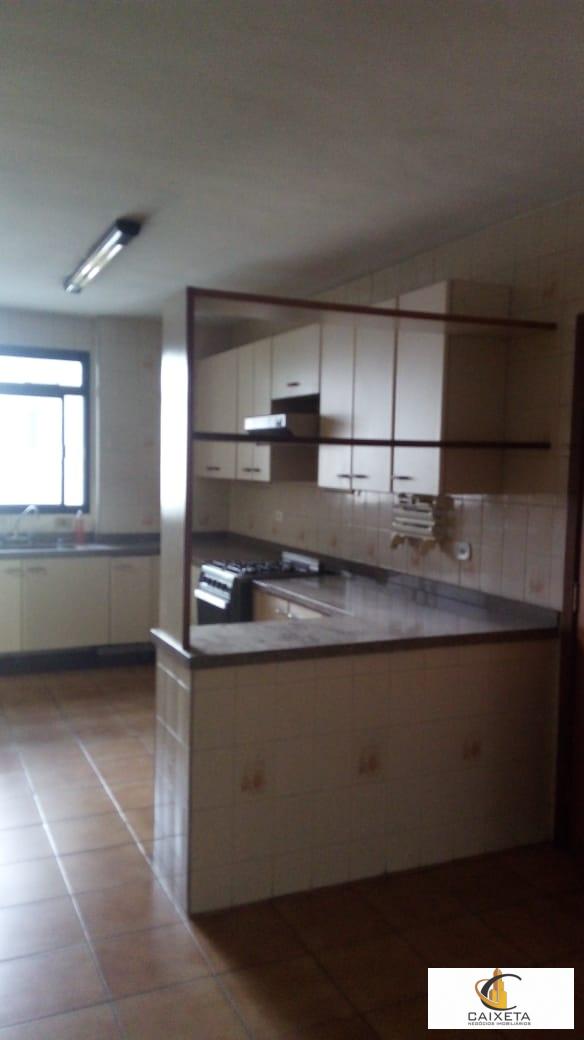 Apartamento à venda com 4 quartos, 298m² - Foto 13