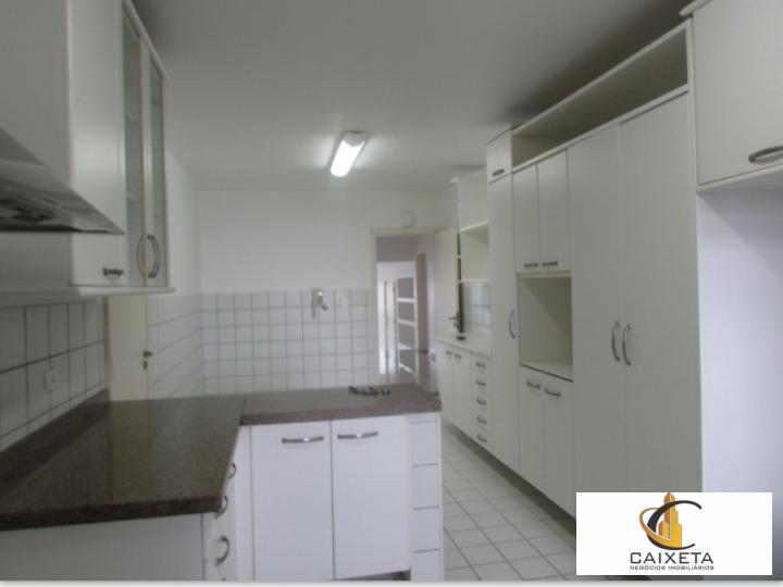 Apartamento à venda com 4 quartos, 289m² - Foto 18