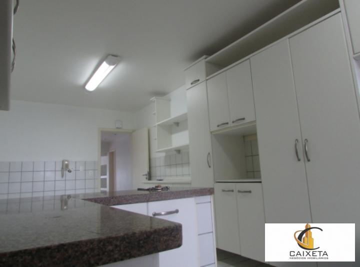 Apartamento à venda com 4 quartos, 289m² - Foto 9