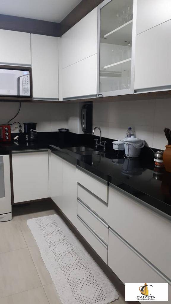 Apartamento à venda com 3 quartos, 155m² - Foto 2