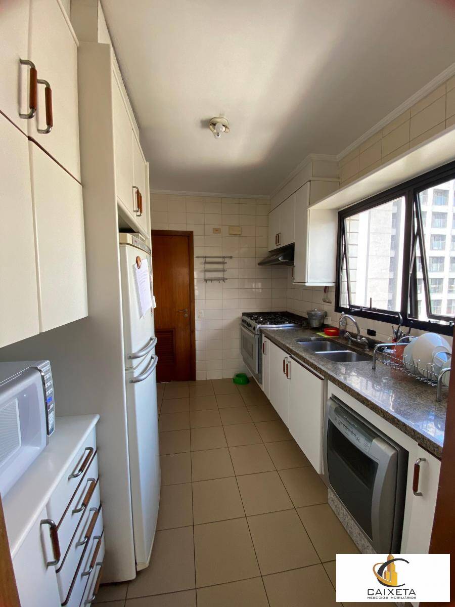 Apartamento à venda com 4 quartos, 183m² - Foto 11