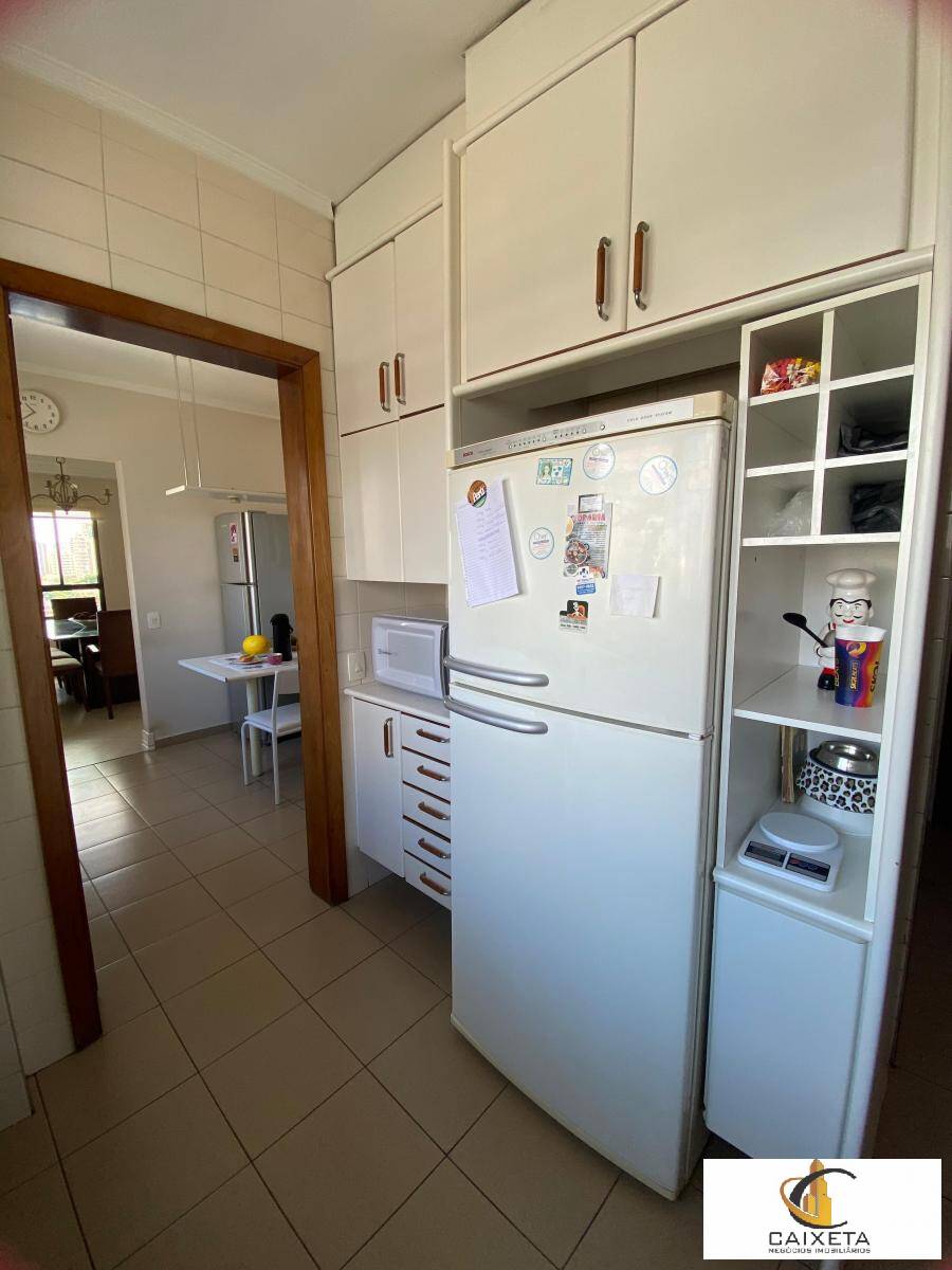 Apartamento à venda com 4 quartos, 183m² - Foto 13