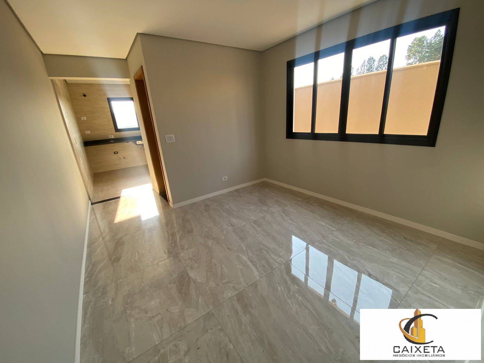 Casa à venda com 3 quartos, 114m² - Foto 1