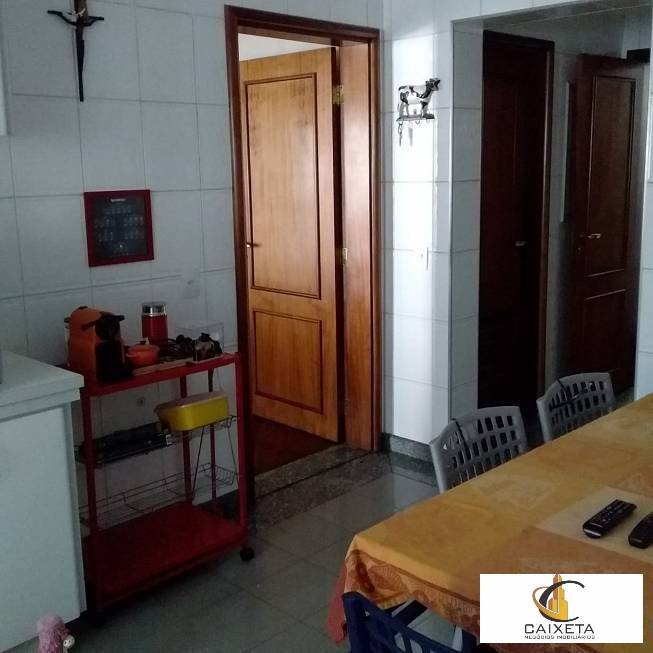 Apartamento à venda com 4 quartos, 288m² - Foto 2