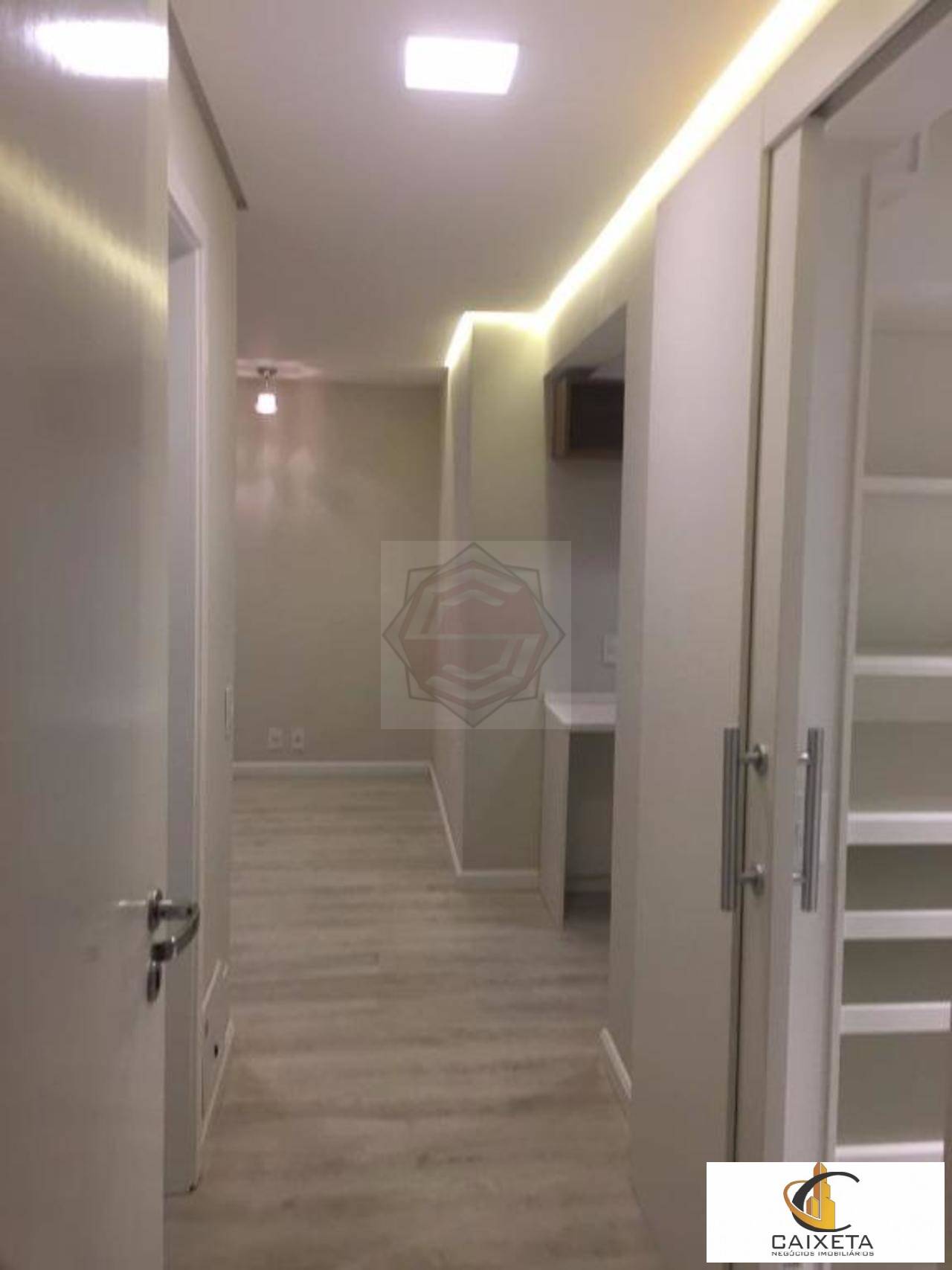 Apartamento à venda com 3 quartos, 270m² - Foto 13