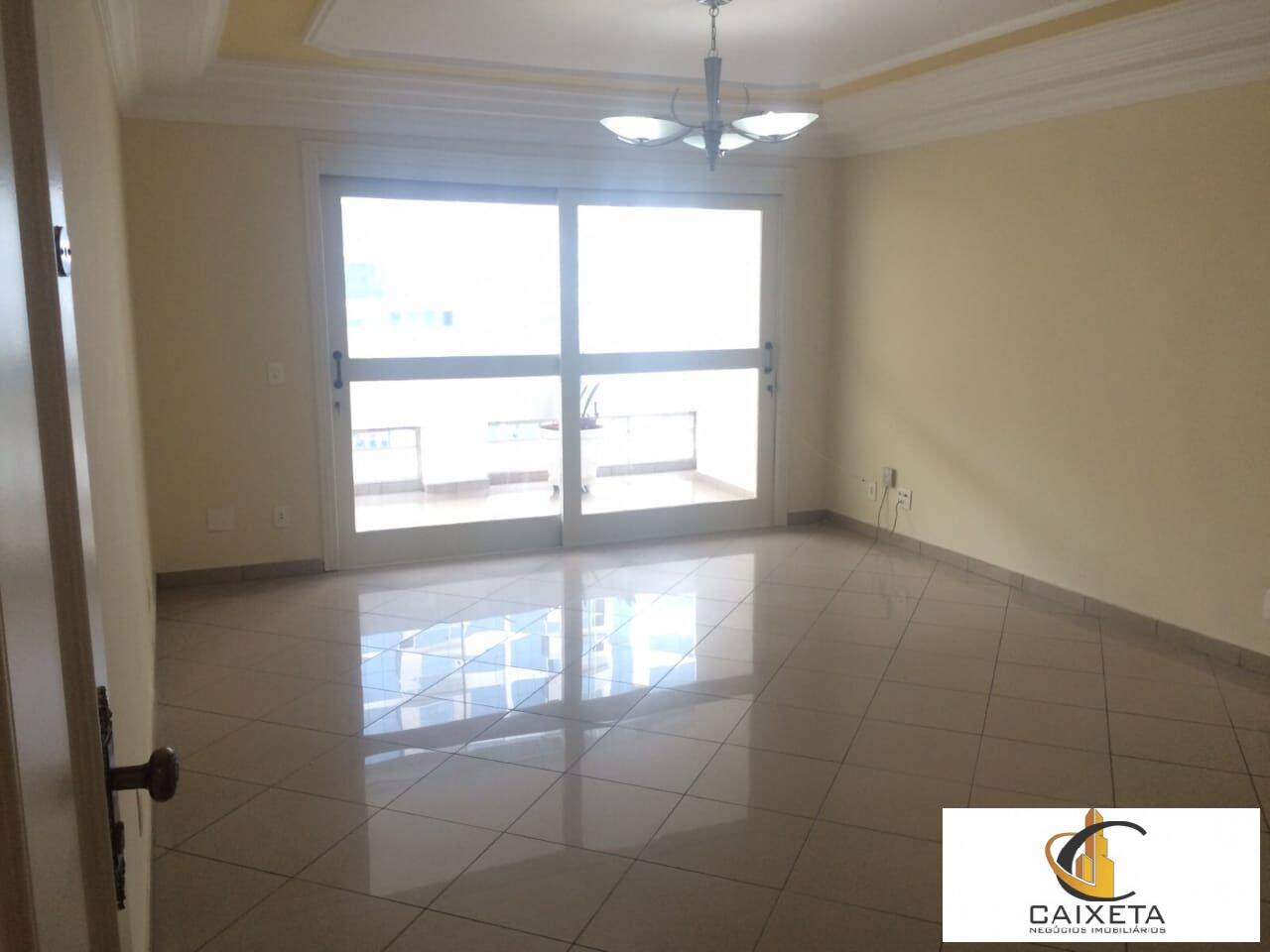 Apartamento à venda com 4 quartos, 260m² - Foto 1