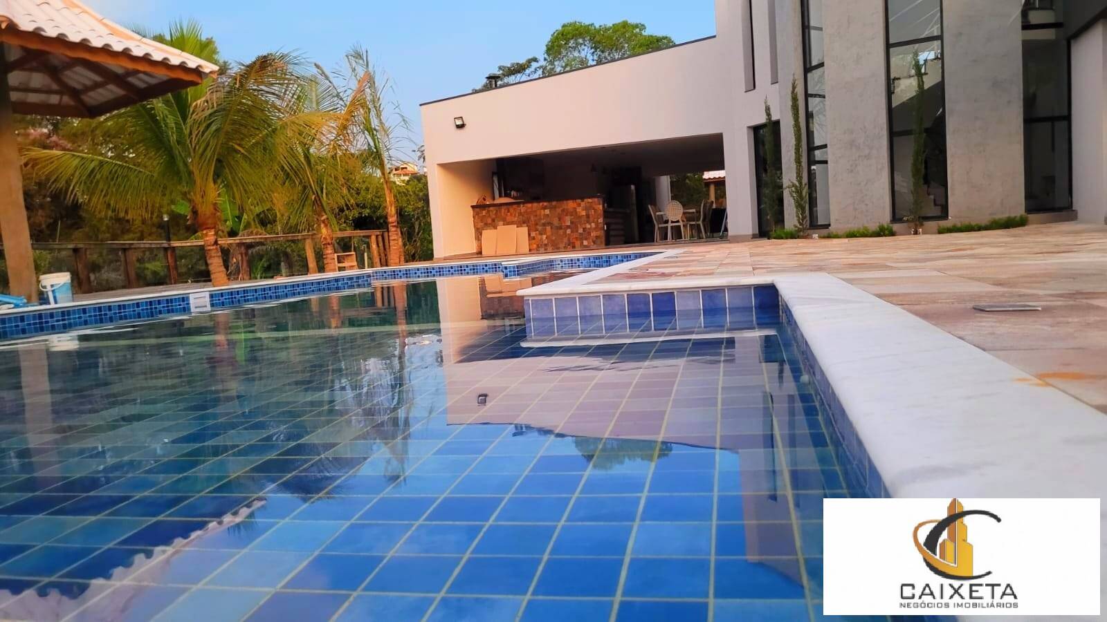 Fazenda à venda com 6 quartos, 550m² - Foto 27