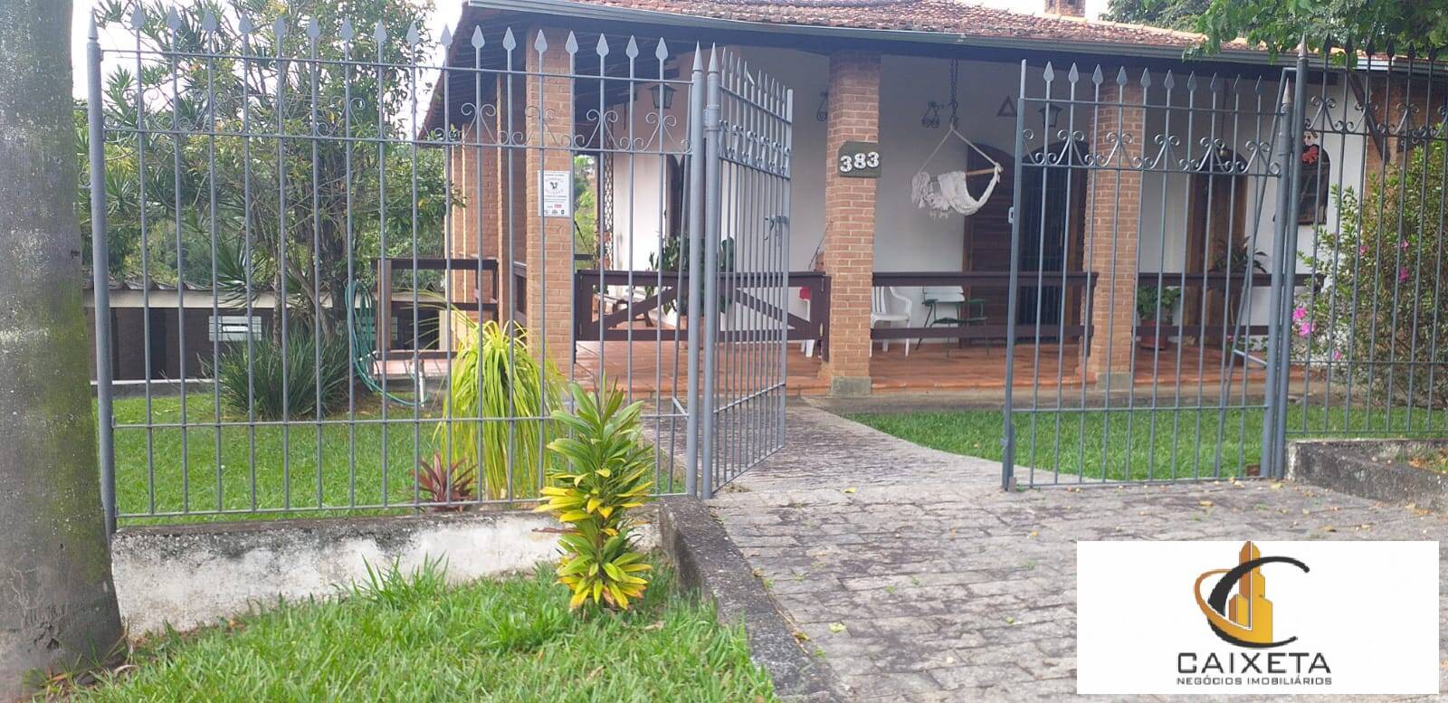 Casa à venda com 2 quartos, 375m² - Foto 1