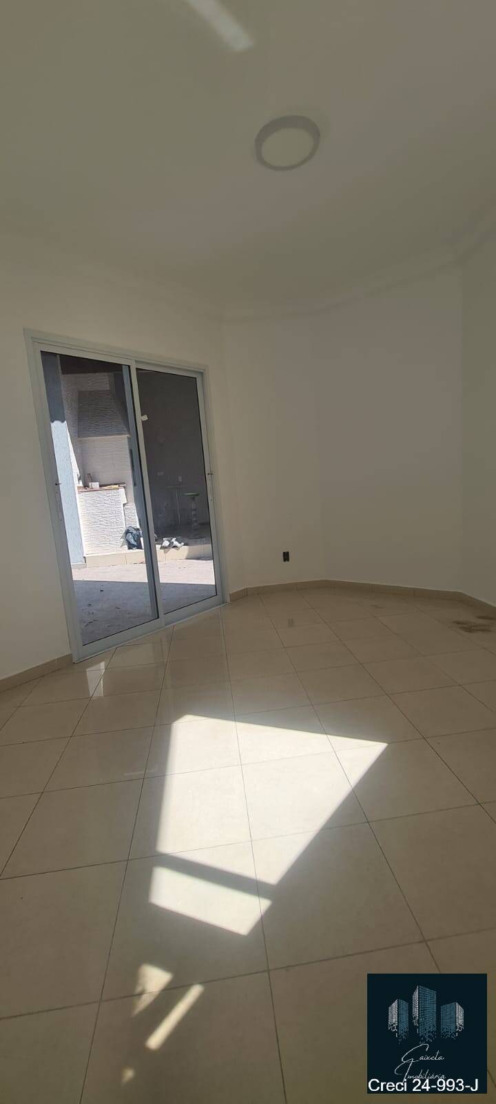 Casa à venda com 4 quartos, 600m² - Foto 11