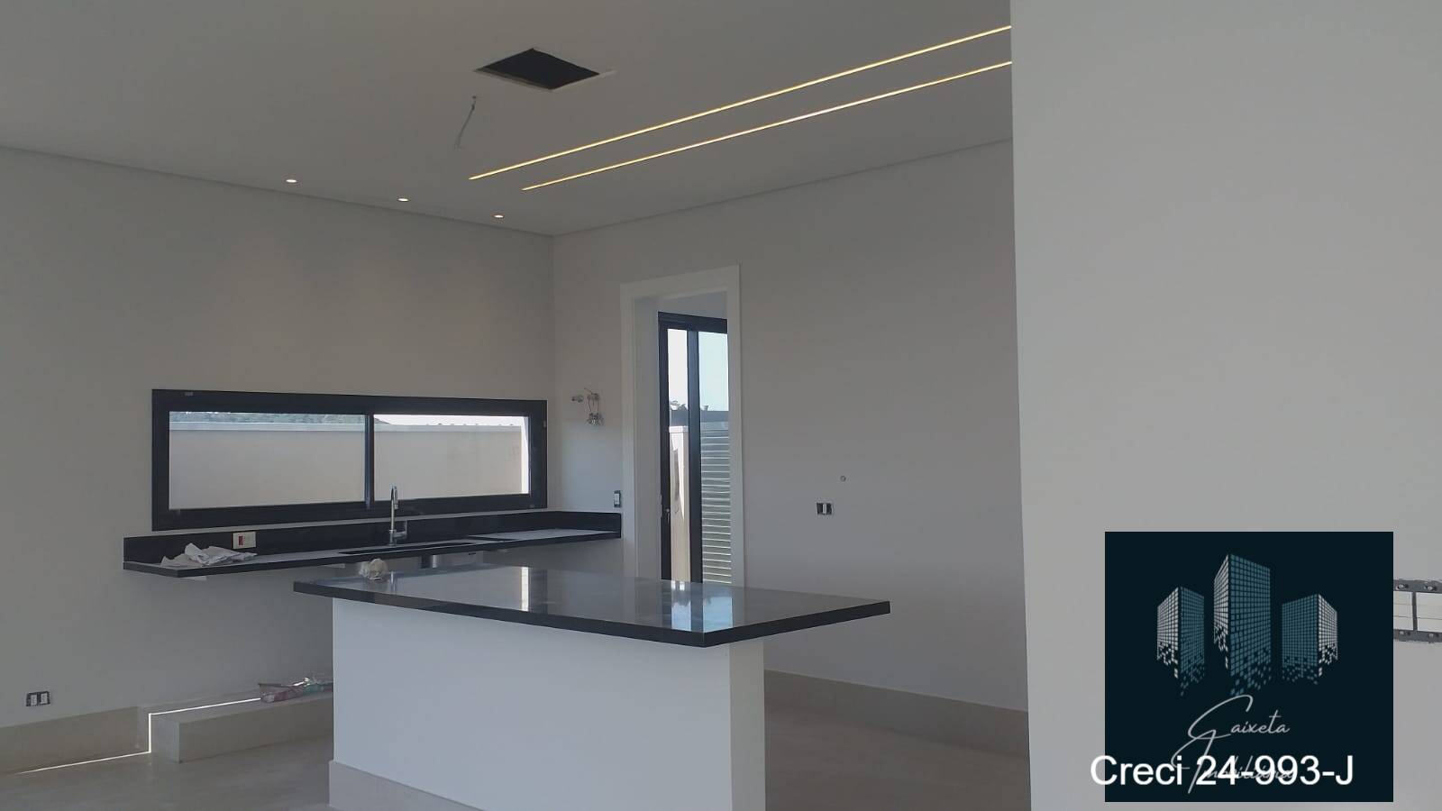 Casa de Condomínio à venda com 4 quartos, 400m² - Foto 27