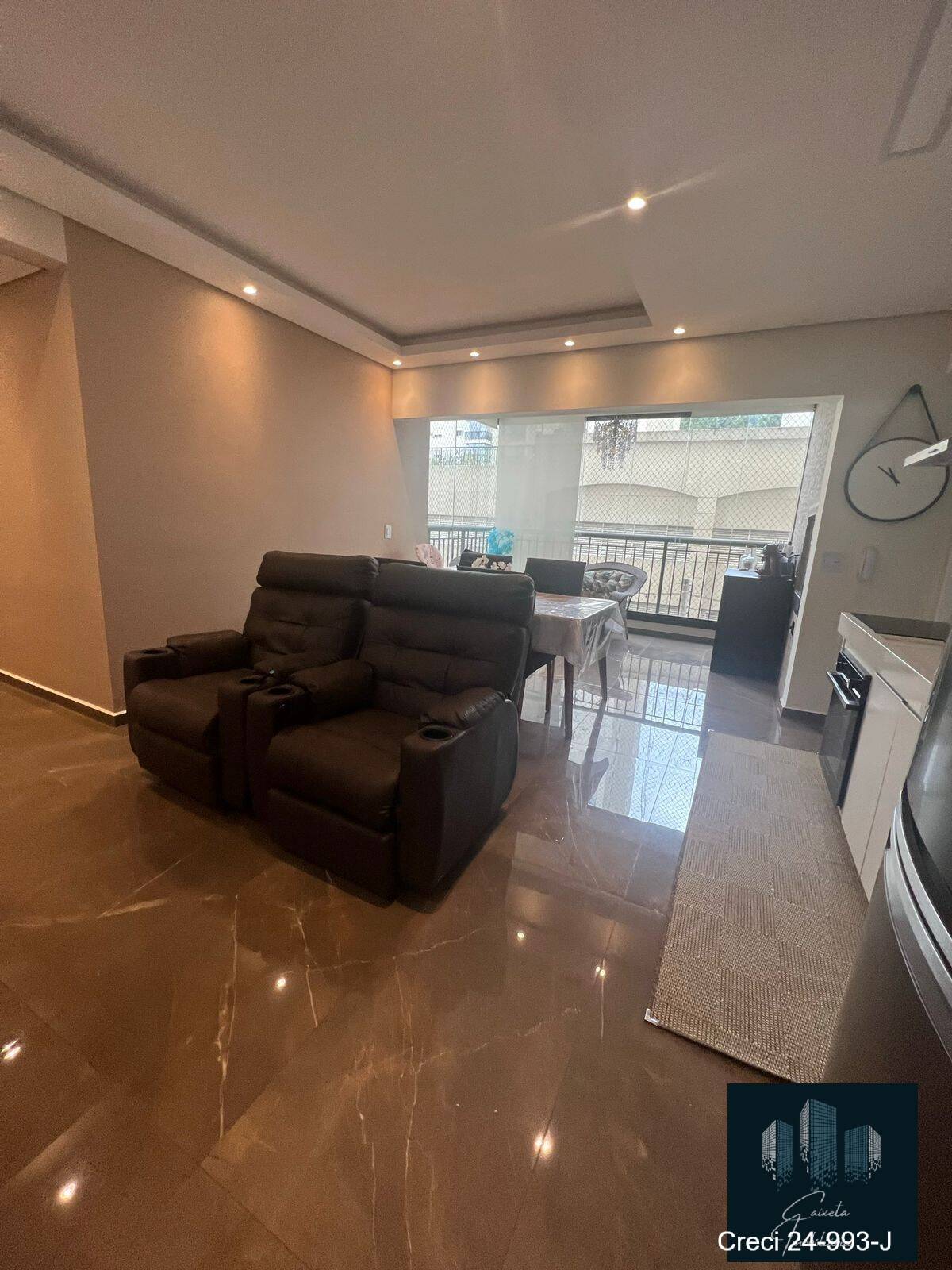 Apartamento à venda com 2 quartos, 76m² - Foto 4