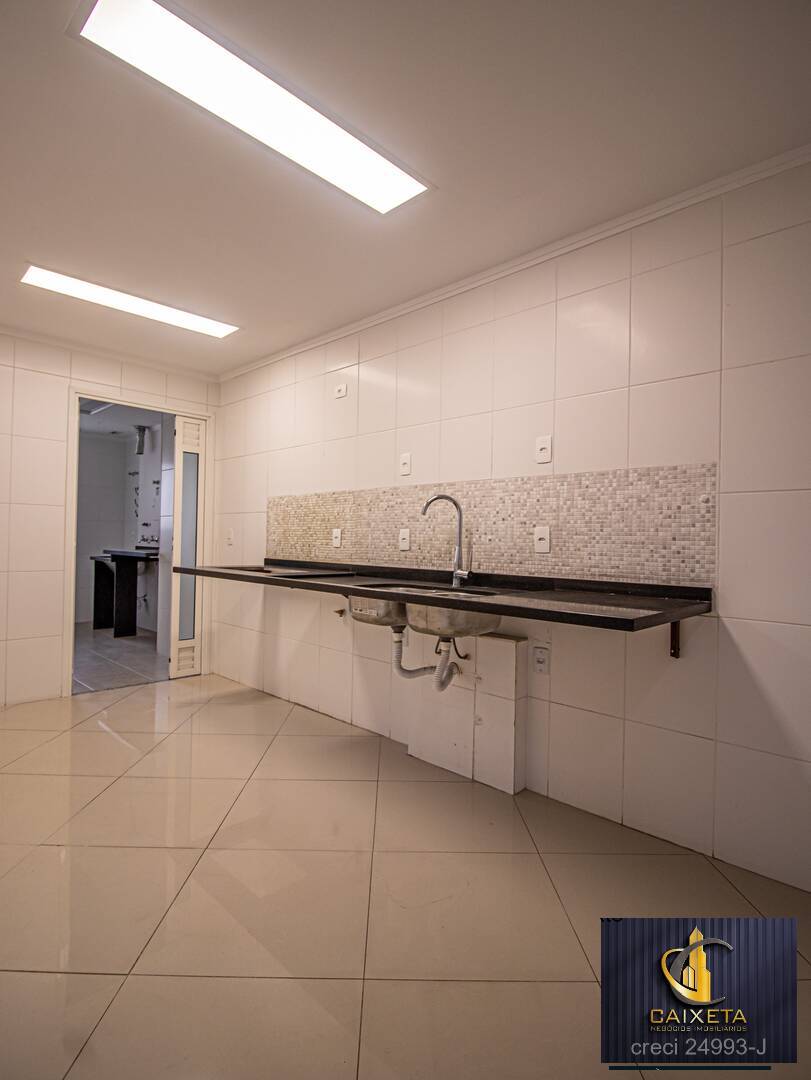 Apartamento à venda com 3 quartos, 172m² - Foto 9