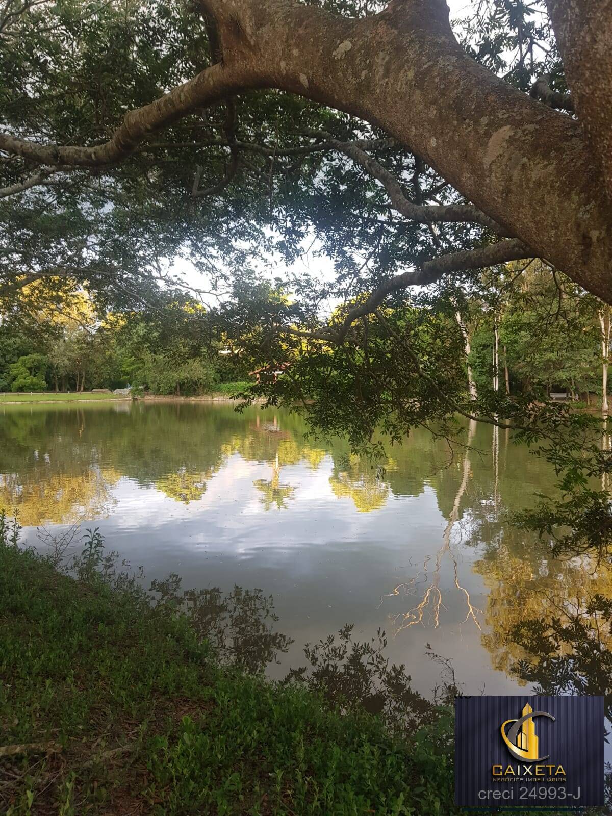 Casa de Condomínio à venda e aluguel com 3 quartos, 500m² - Foto 33