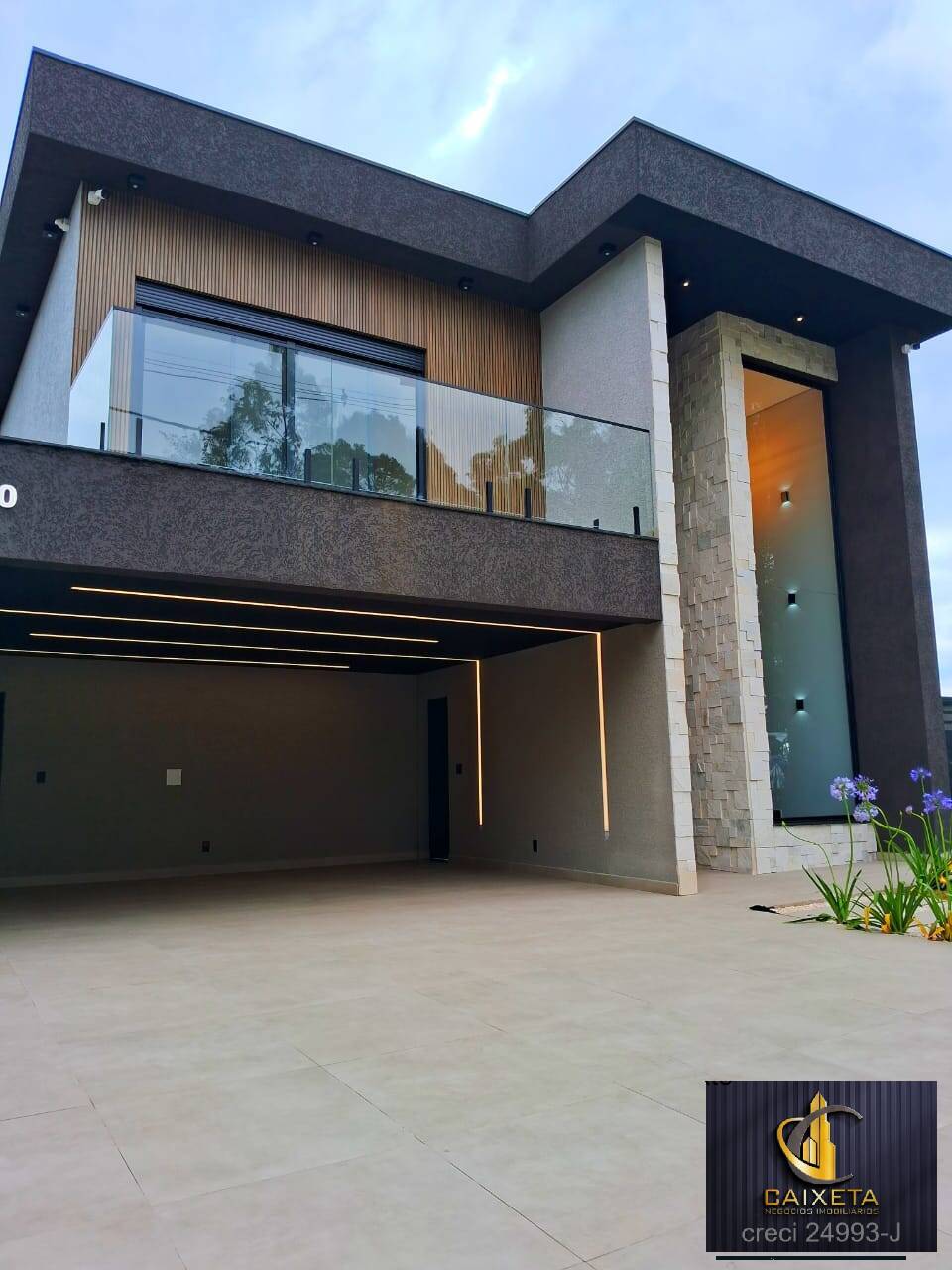 Casa de Condomínio à venda com 3 quartos, 341m² - Foto 4