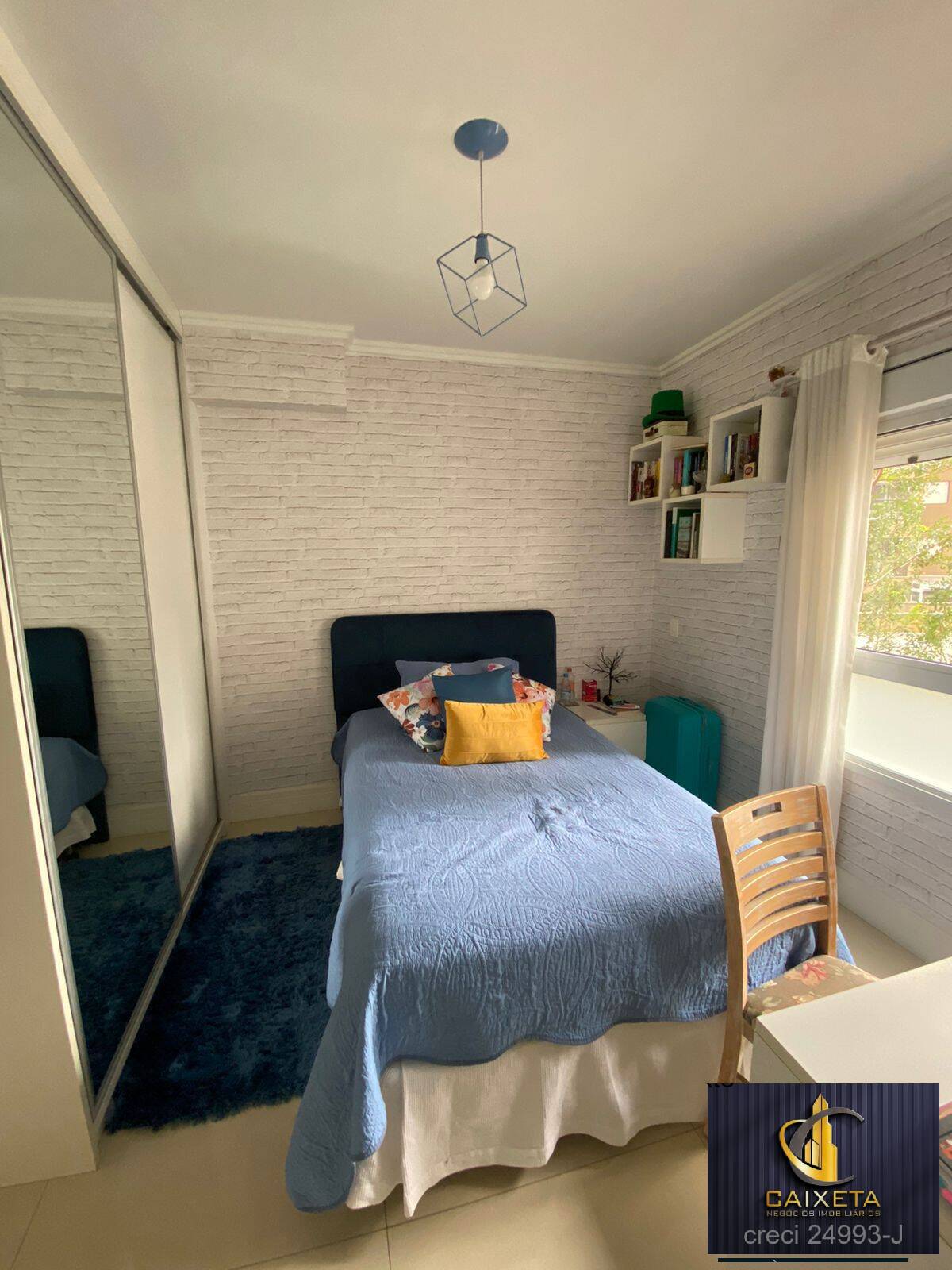 Apartamento à venda com 4 quartos, 198m² - Foto 4