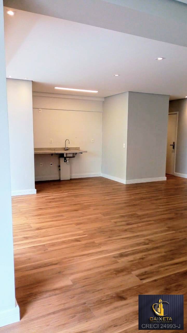 Apartamento à venda com 3 quartos, 110m² - Foto 2